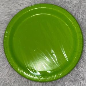 Vibrant Neon Green Large Party Plates 16 Count 8 5/8 inches